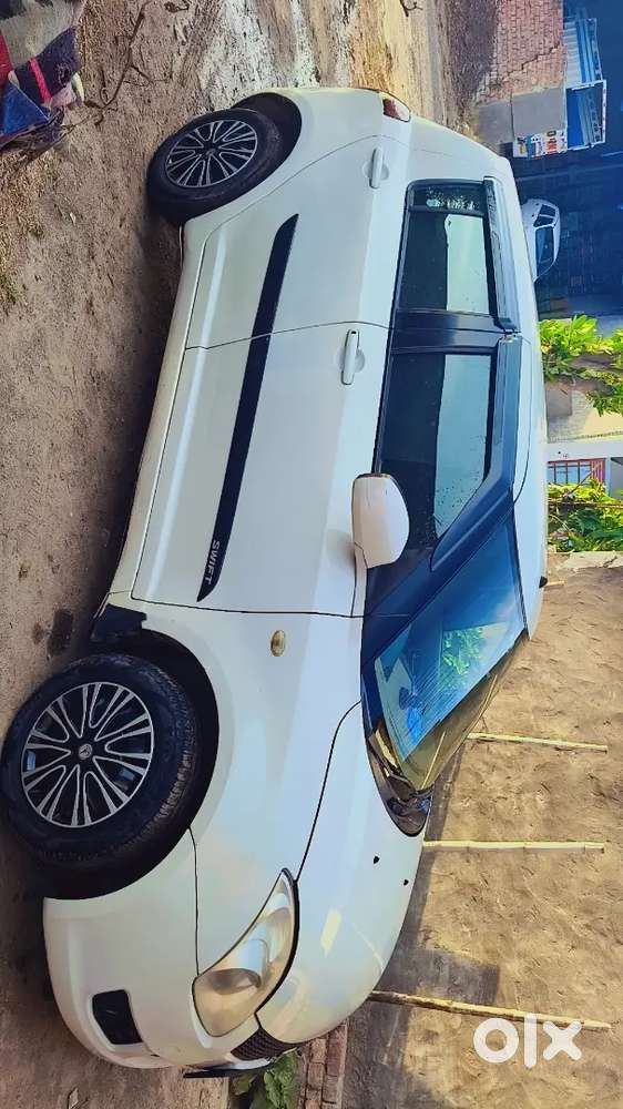 Maruti Suzuki Swift 2009 Petrol 140000 Km Driven