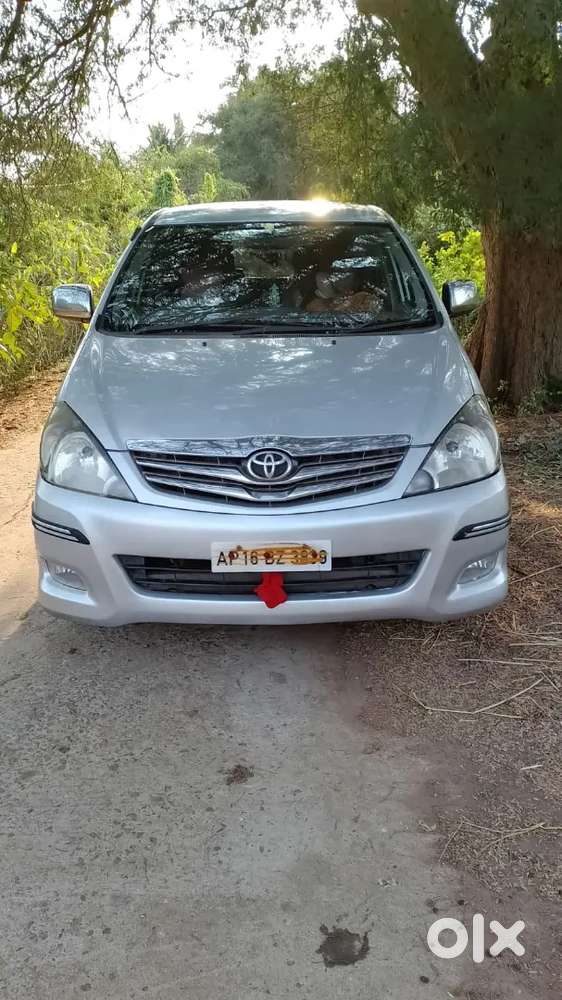 Toyota Innova 2013 Diesel 240000 Km Driven