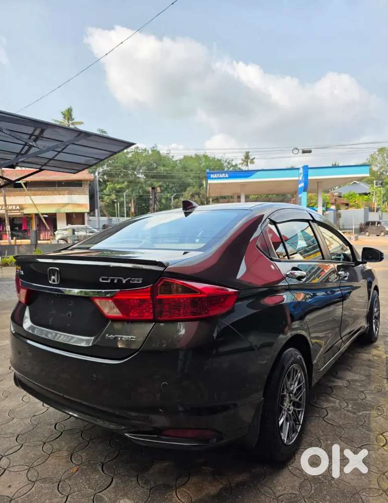 Honda City 2016 Petrol Good Condition Doctor Owned