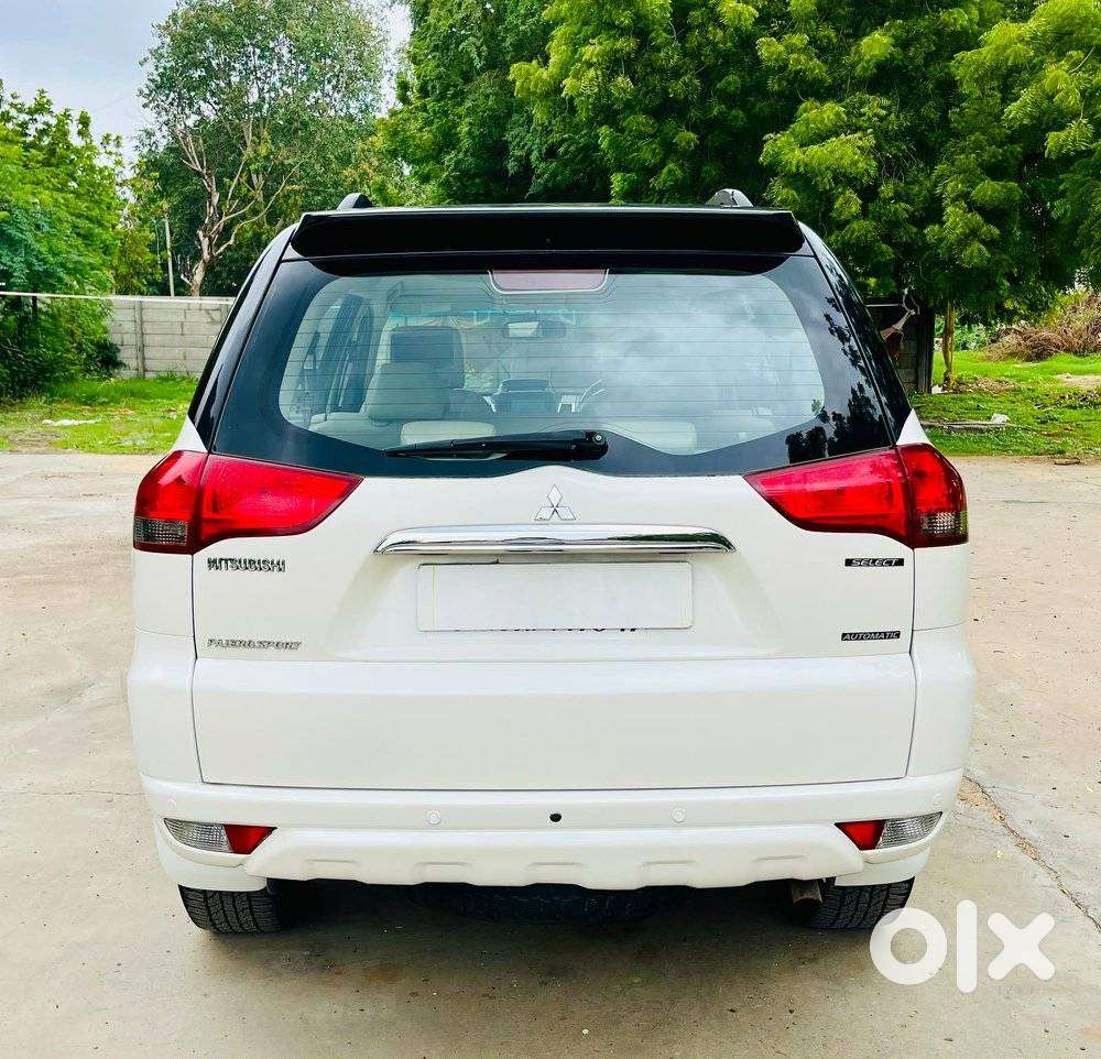 Mitsubishi Pajero Sport 4x4 Dual Tone, 2017, Diesel