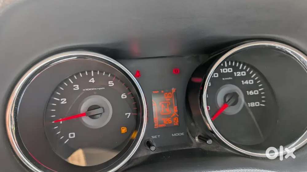 Mahindra Tuv 300 10 Diesel Amt