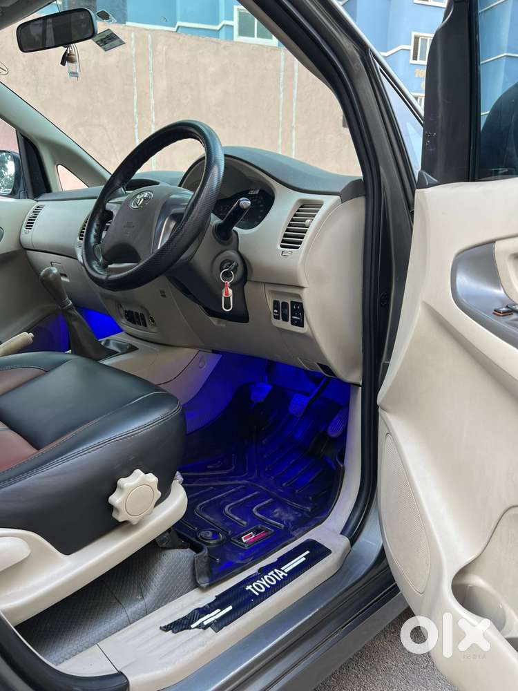 Toyota Innova 2.5 Gx (diesel) 8 Seater Bs Iv, 2014, Diesel