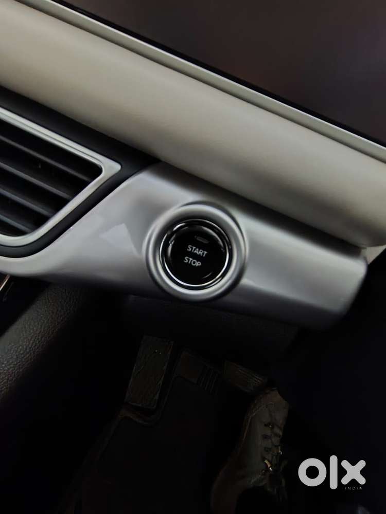 Mahindra Xuv700 2.0 Ax 7 Petrol At Luxury Pack Str, 2023, Petrol