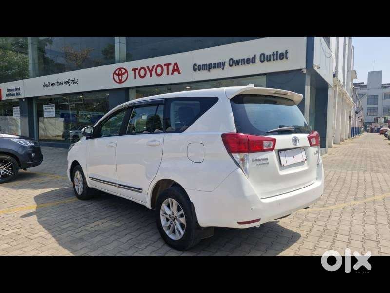 Toyota Innova Crysta 2.4 G Mt 7 Str, 2019