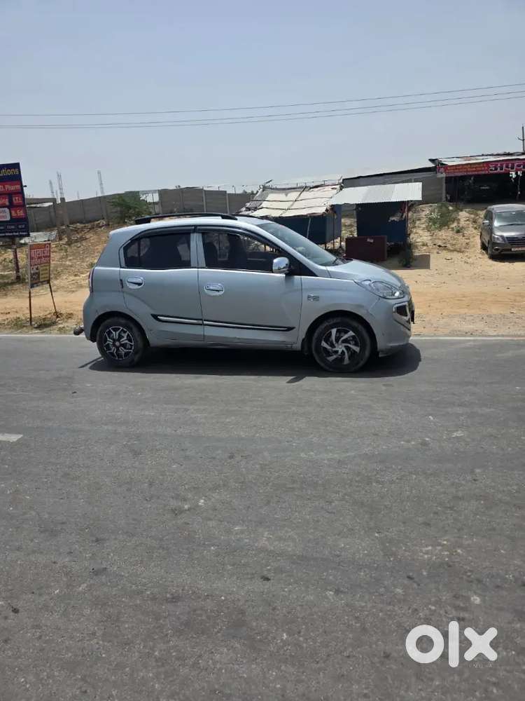 First मॉडल है