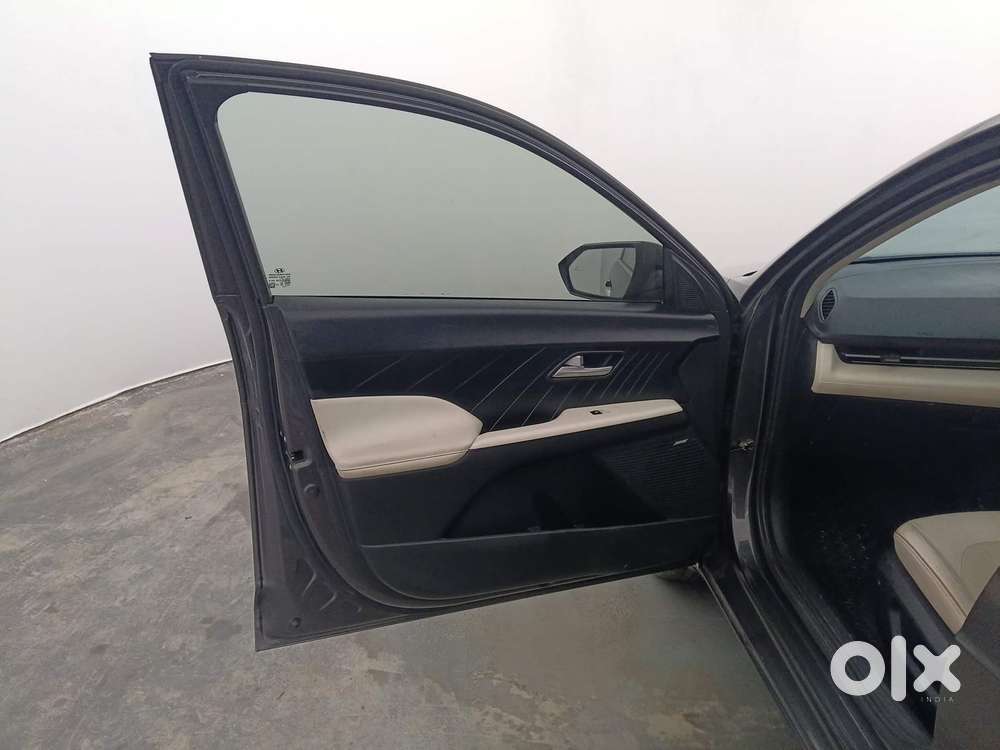 Hyundai Verna 1.5 Sx (o) Vtvt Ivt, 2023, Petrol