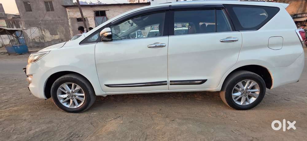 Toyota Innova Crysta 2.4 V, 2016, Diesel