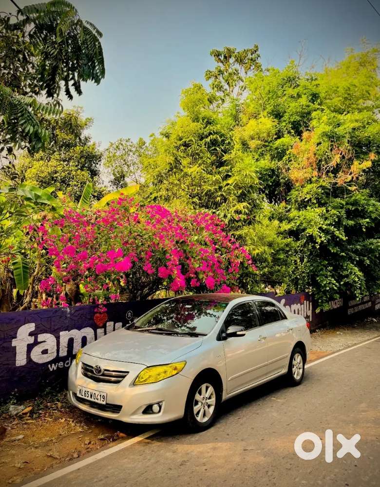 Toyota Corolla Altis 2010 Petrol Well Maintained