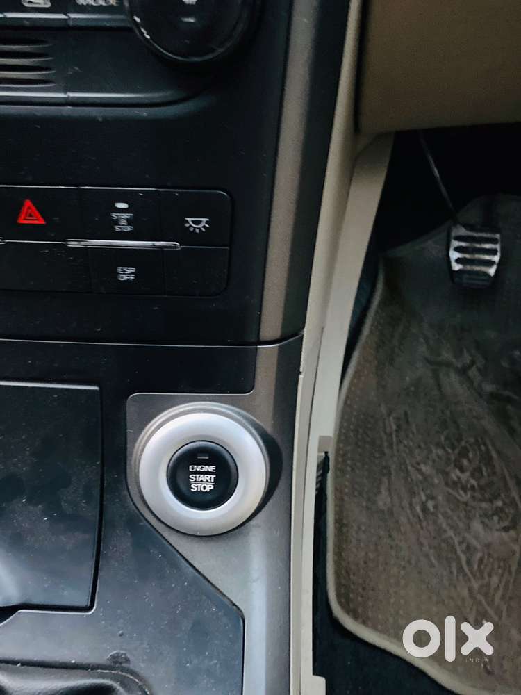 Mahindra Xuv500 2016 Sunroof 1st Owner