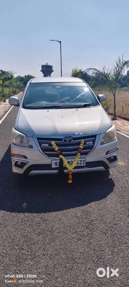 Toyota Innova 2012 Diesel Well Maintained