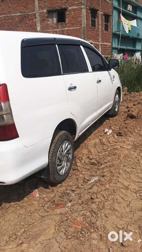 Toyota Innova 2016 Diesel 75708 Km Driven