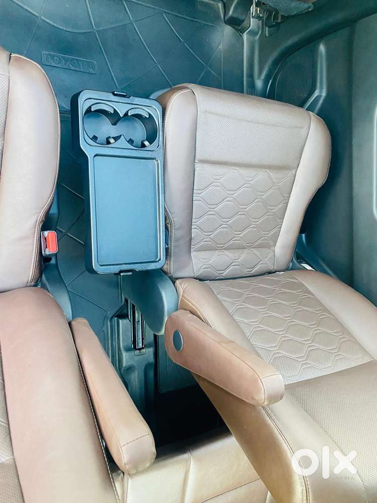 Toyota Innova Hycross 2.0 Zx Hybrid 7 Str, 2024, Petrol