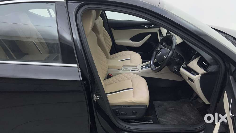 Skoda Octavia 2.0 Style Tsi At, 2023, Petrol