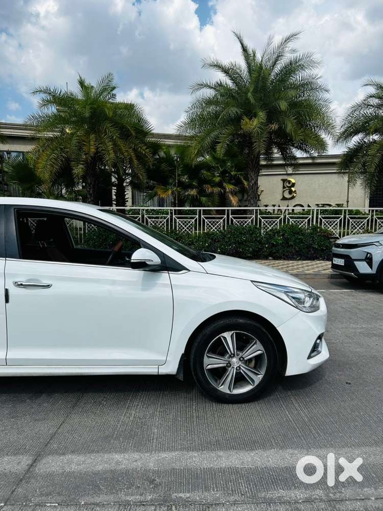 Hyundai Verna 1.6 At Petrol  Sunroof  Vip No.  Top Model