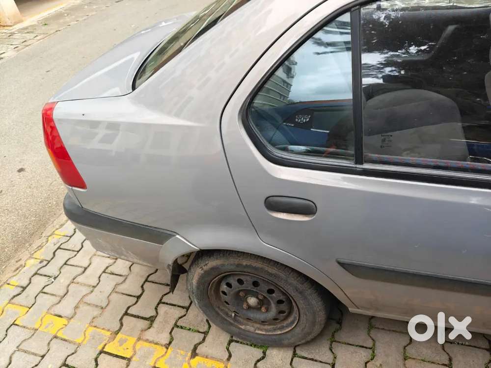 Ford Ikon 1.6 Zxi 2000