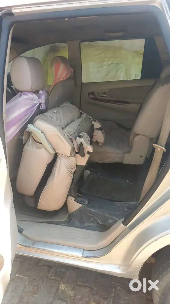 Toyota Innova 2.5 V Well Maintained Mint Condition With Powerful Ac