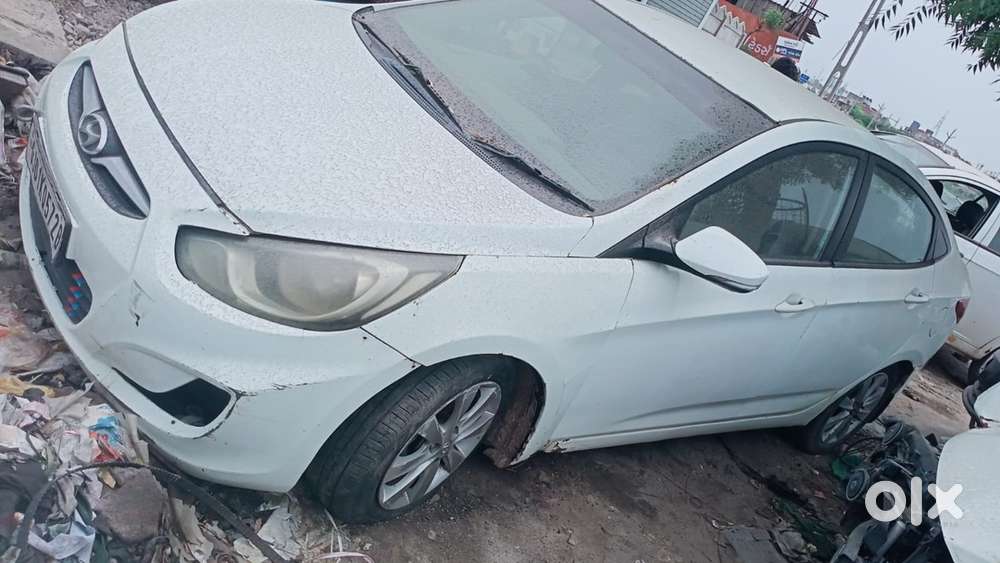 Hyundai Fluidic Verna 2011