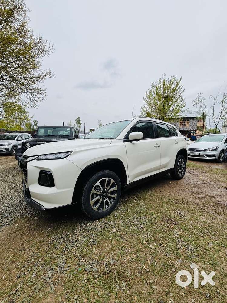 Maruti Suzuki Grand Vitara 1.5 Alpha Plus Intelligent Hybrid Ecvt, 2..