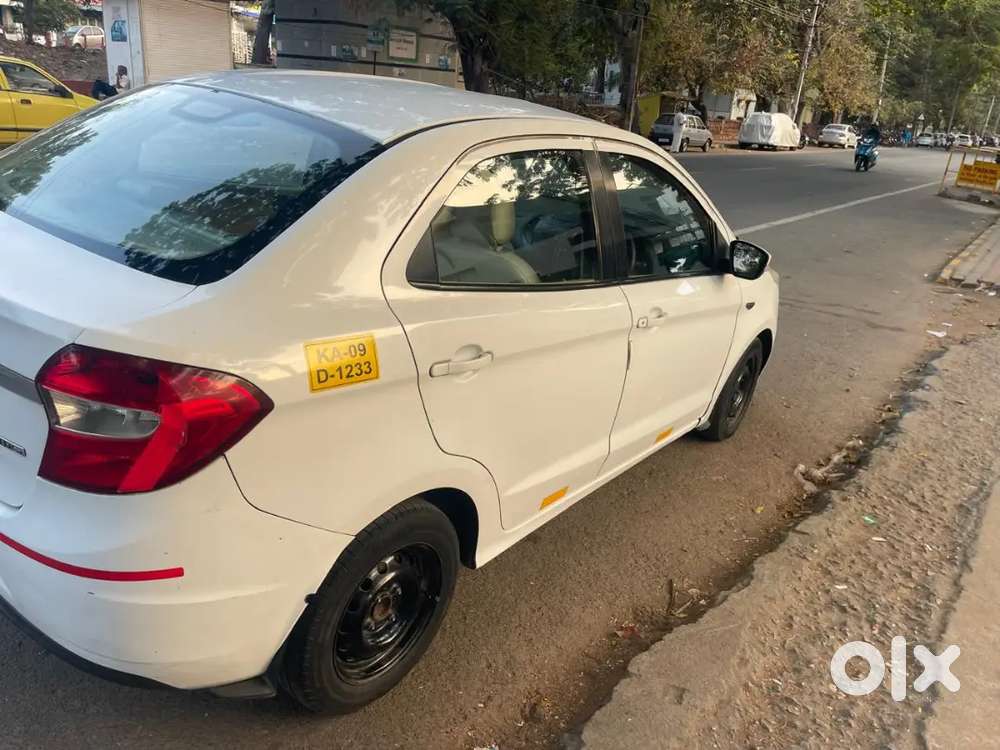 Ford Aspire Titatinium Blu 2018