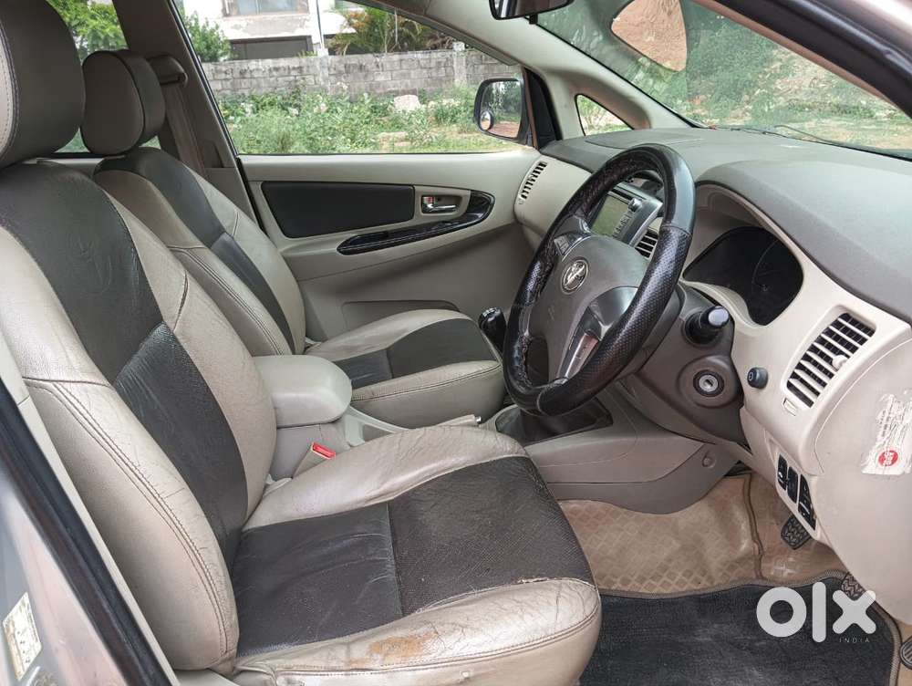 Toyota Innova 2.5 Z Diesel 7 Seater, 2014, Diesel