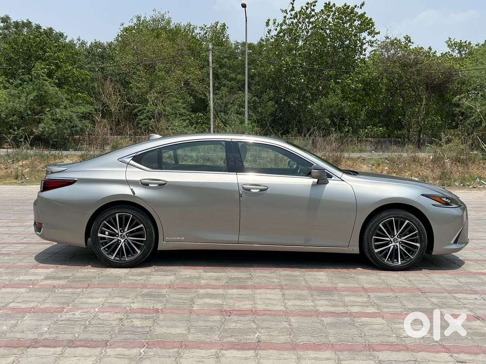 Lexus Es 300h Luxury, 2022, Cng & Hybrids