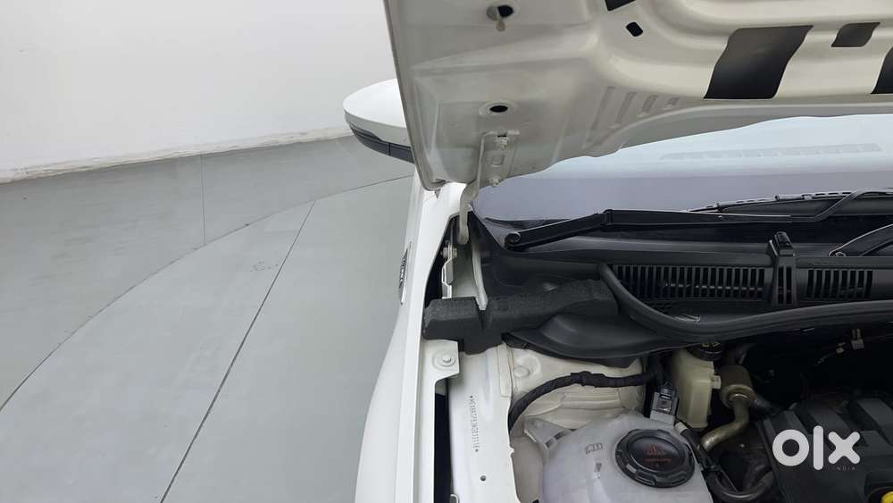 Skoda Slavia Style 1.0l Tsi Mt, 2022, Petrol