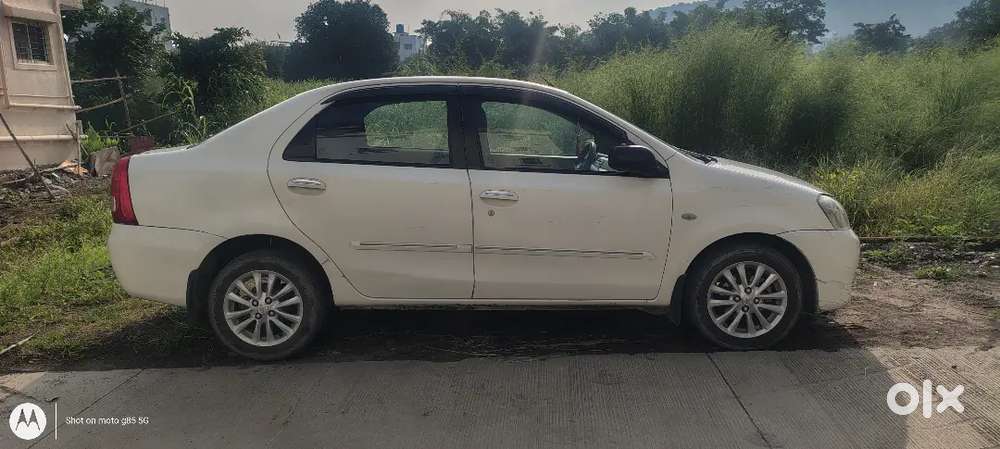 Toyota Etios 1.5 V 2011