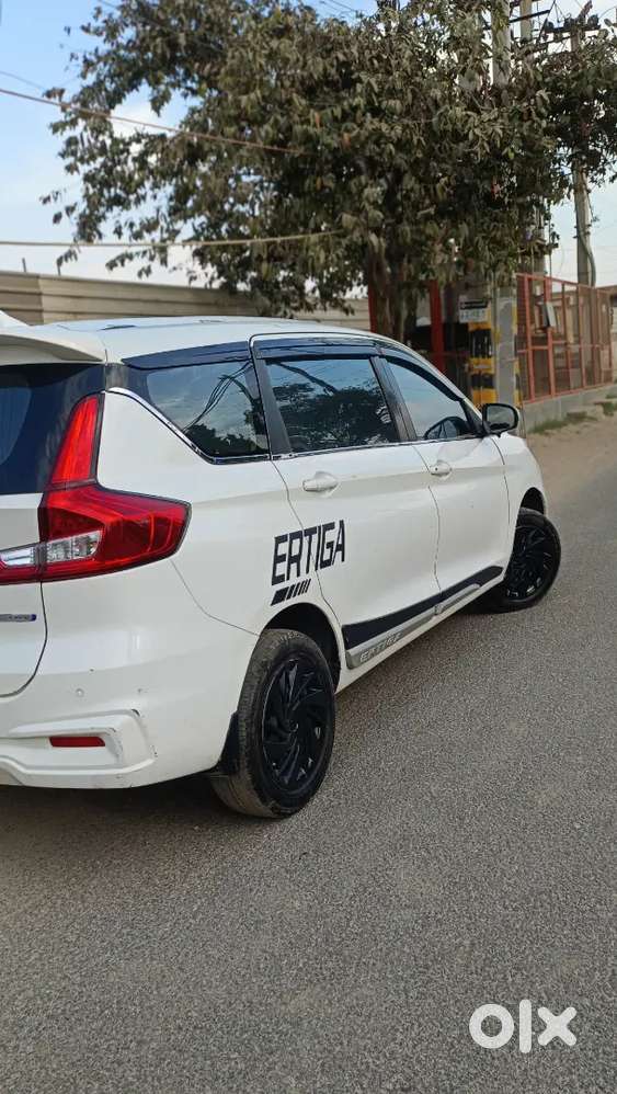 Maruti Suzuki Ertiga 2019 Cng & Hybrids 78000 Km Driven Alloys Ke Sath