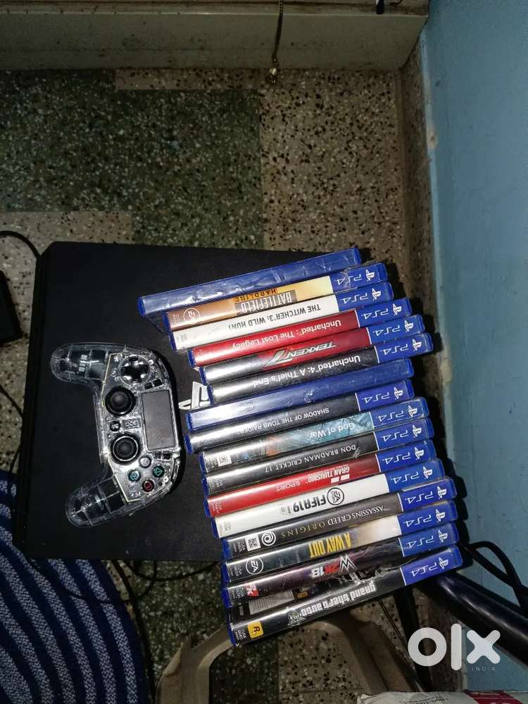 PS4 PRO with Joystick and 10 game cds