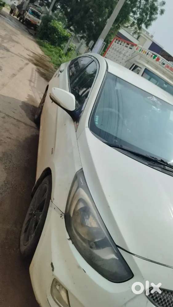 Hyundai Verna Fluidic 2011