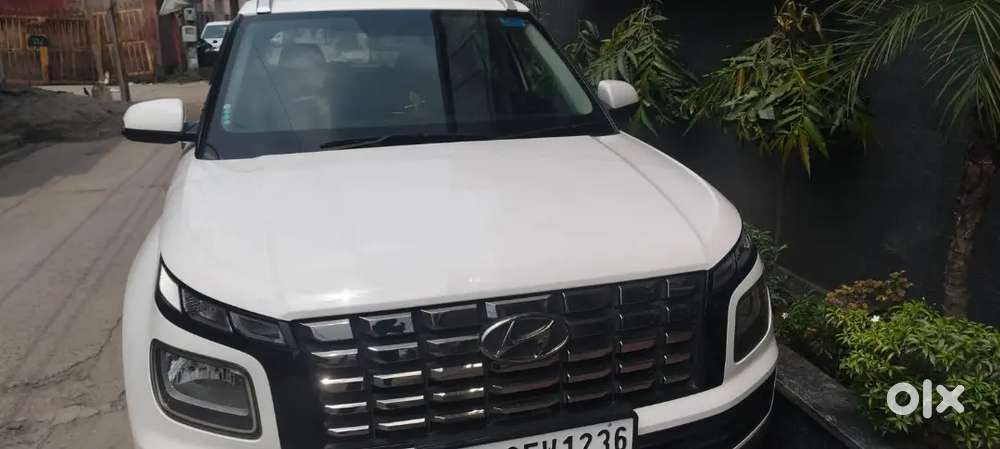 Hyundai Venue Petrol Manual 2025 8 Month Old Car Scratch Less Brand Ne