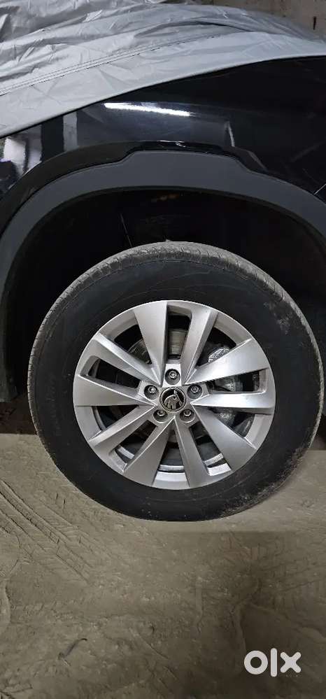 Skoda Kylaq Signature 2026  8.50 Lakhs