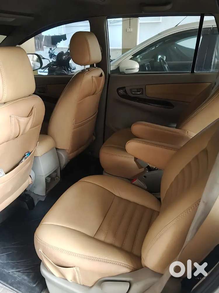 Toyota Innova 2013 Diesel 95000 Km Driven