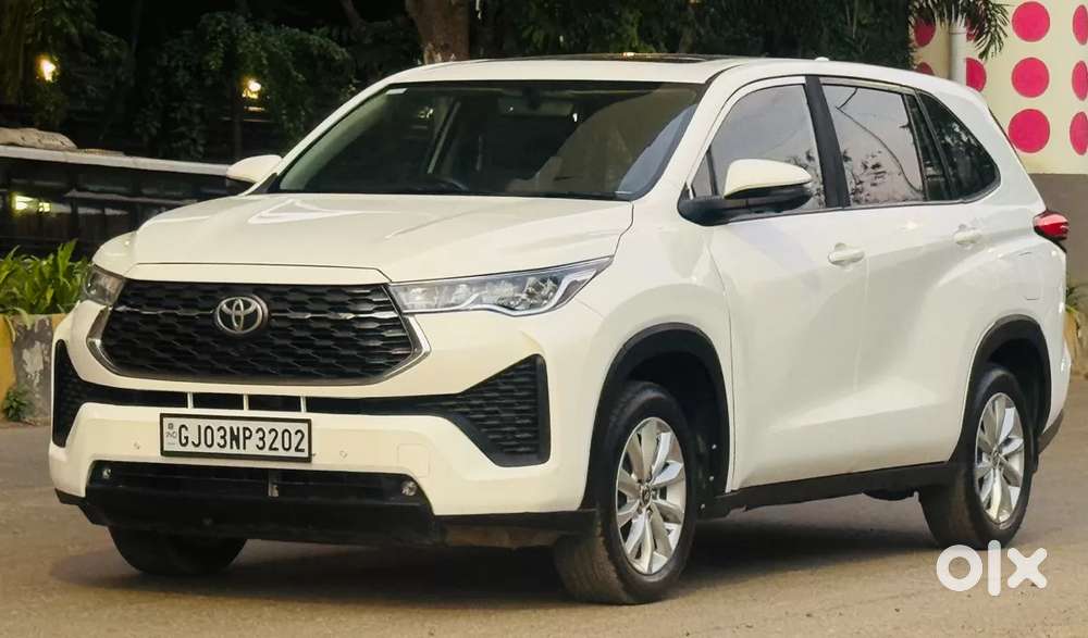 Toyota Innova Hycross 2.0 Vx (o) Hybrid 8 Str, 2024, Petrol