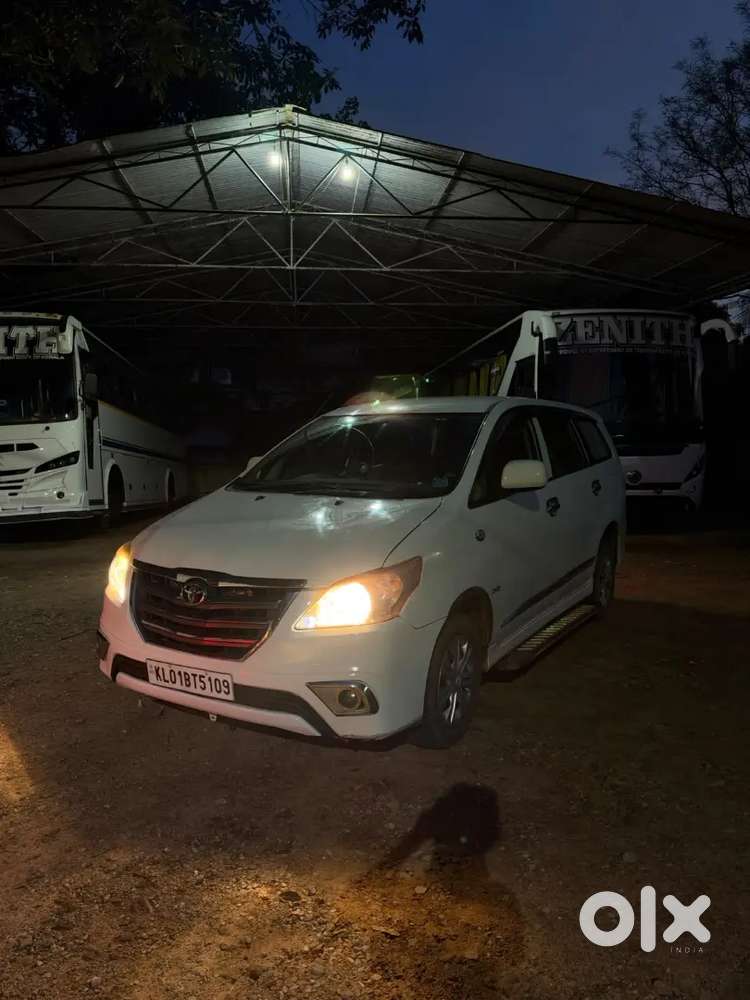 Toyota Innova G4 2015