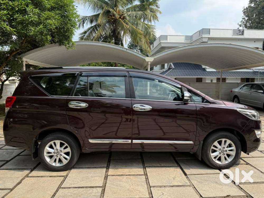 Toyota Innova Crysta 2.4 G Mt 8s, 2016, Diesel