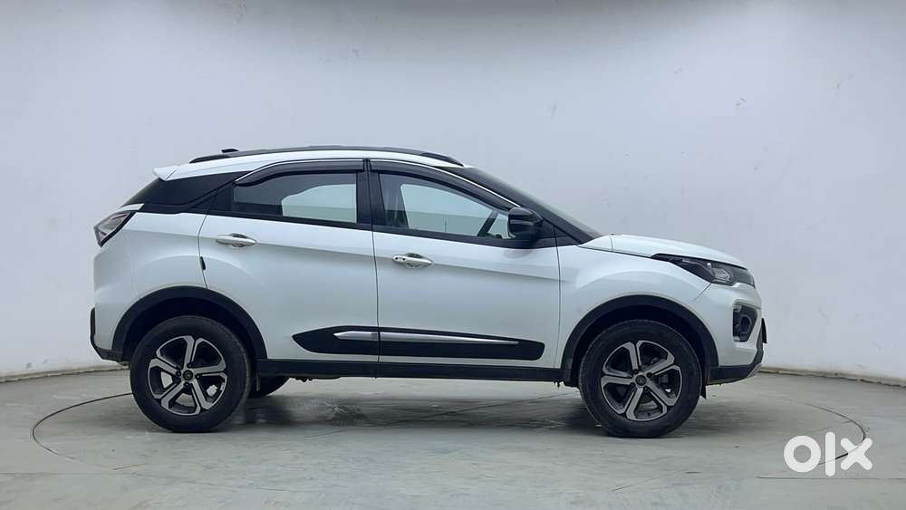 Tata Nexon 1.2 Revotron Xza Plus, 2023, Petrol