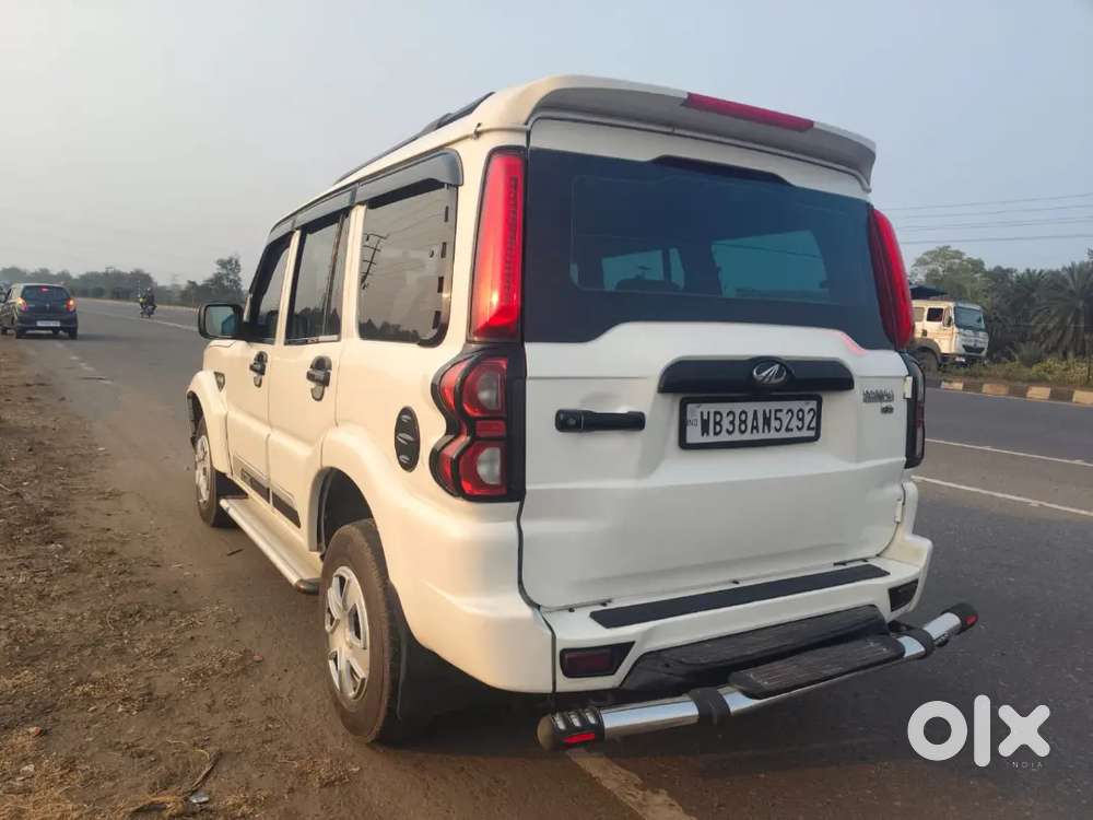 Mahindra Scorpio 2017 Diesel 92863 Km Driven