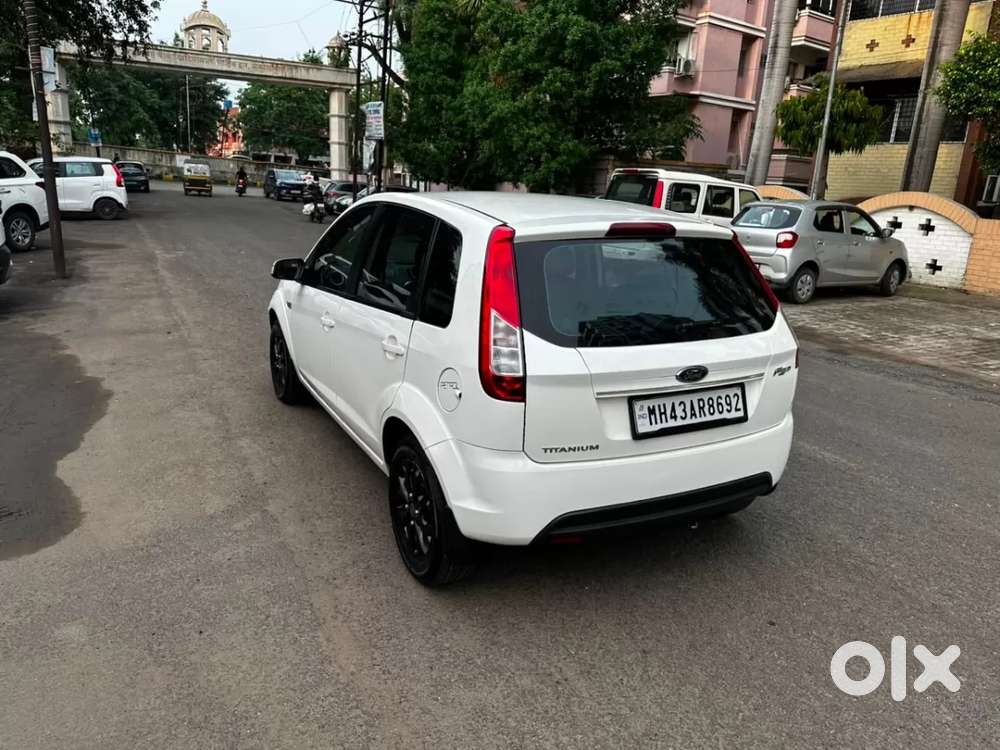 Ford Figo, 2015, Petrol
