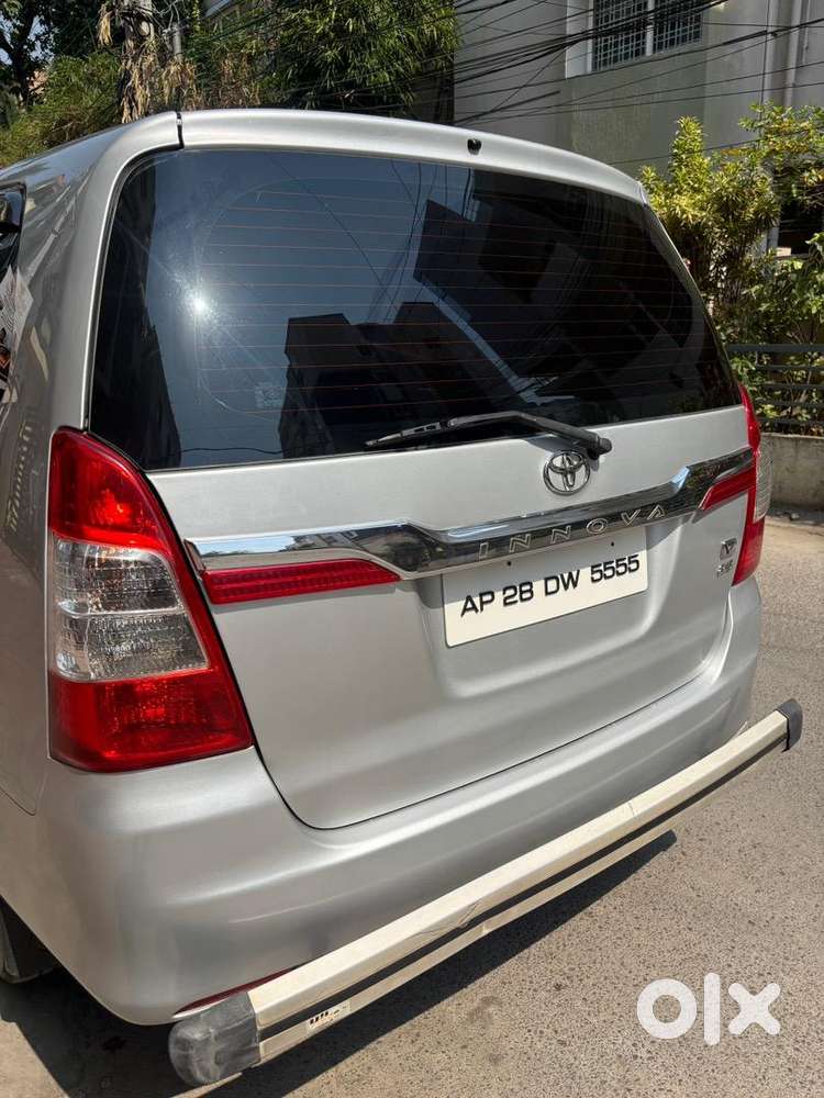 Innova V Diesel 2014 – Family Used Car