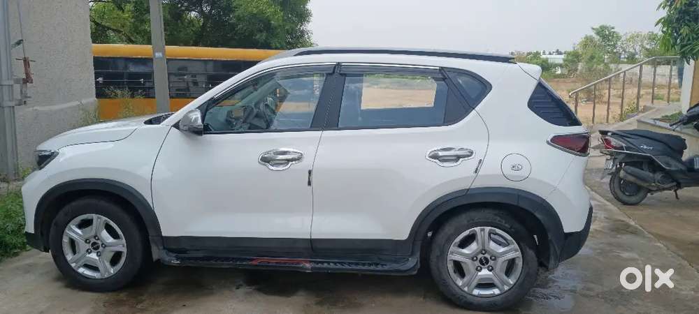 Kia Sonet 2021 Petrol 30000km Driven