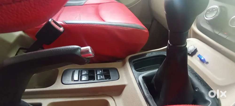 Mahindra Tuv 300 T8