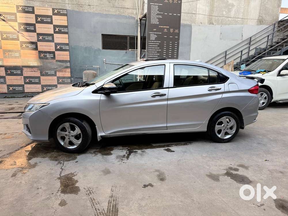 Honda City V Mt Sunroof, 2015, Petrol