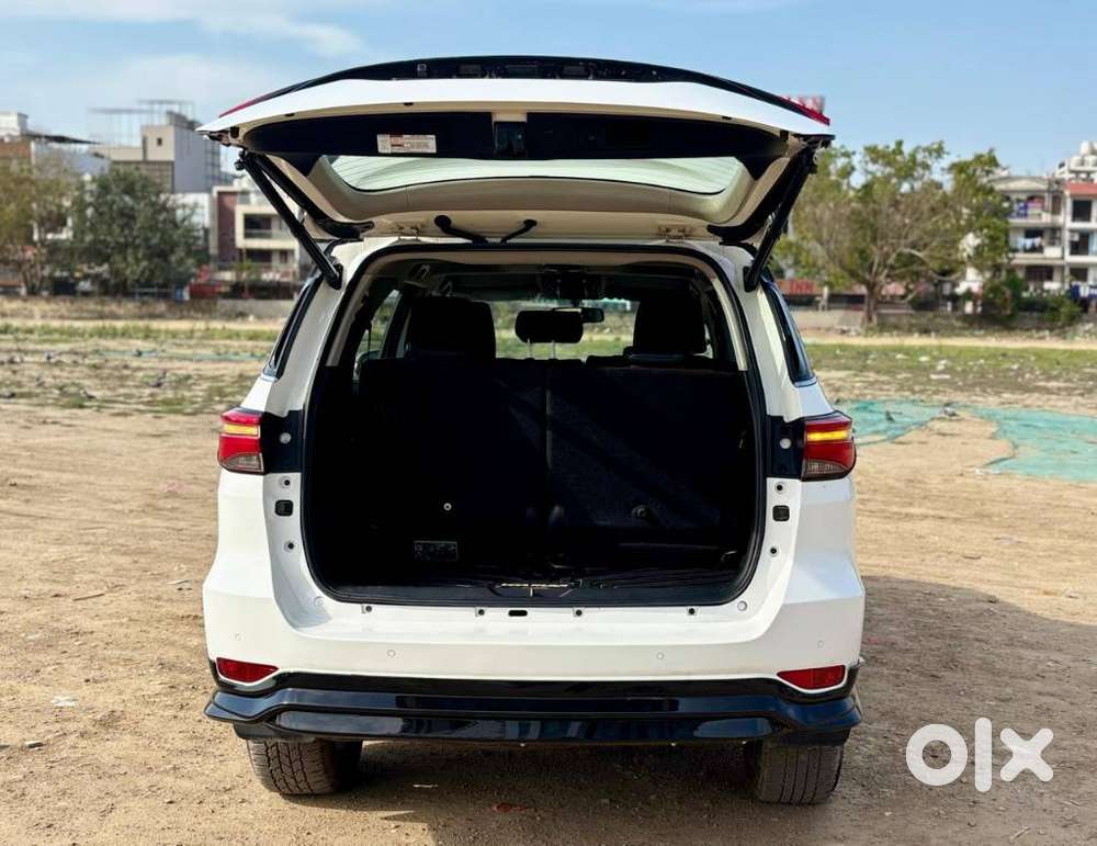 Toyota Fortuner Leader Edition (at), 2024, Diesel