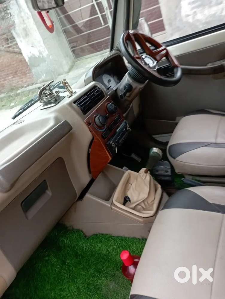 Mahindra Bolero Neo Plus 2012