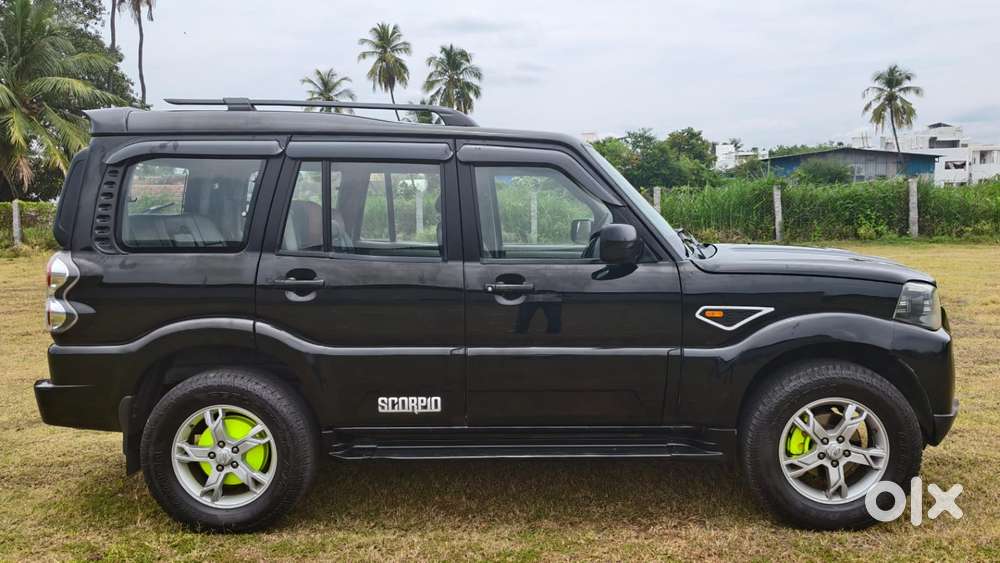 Mahindra Scorpio S10, 2015, Diesel