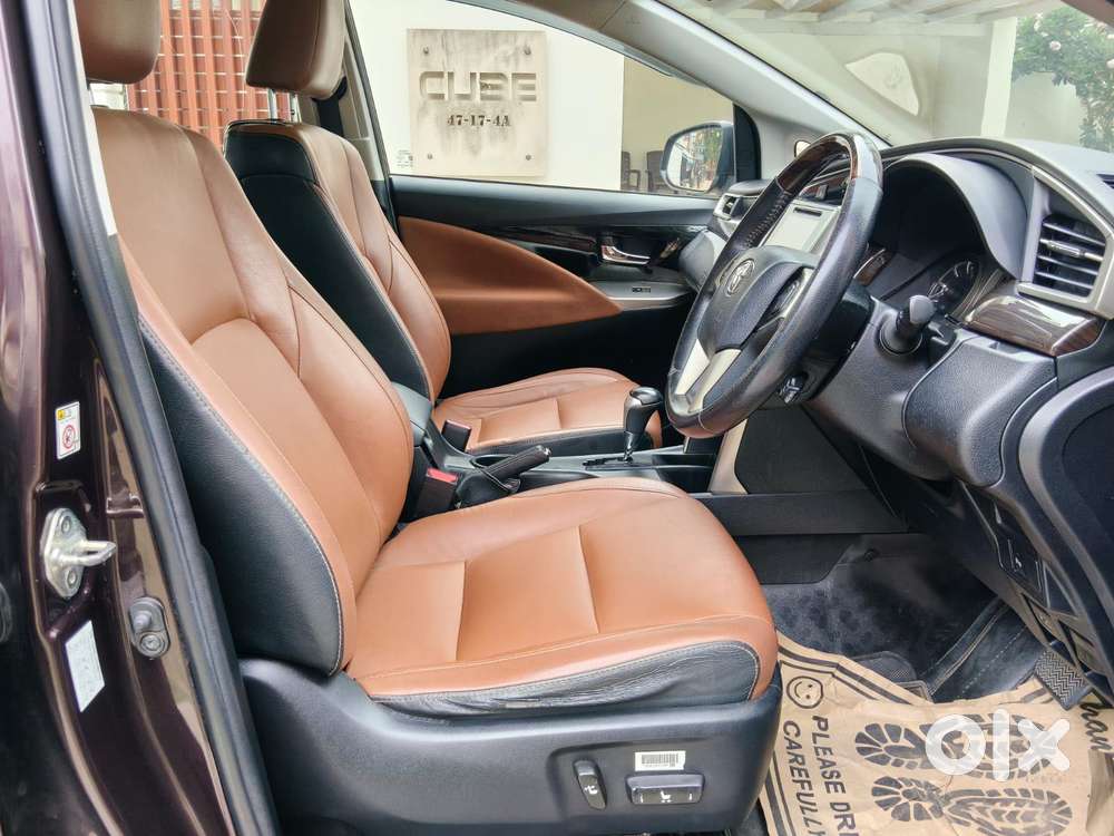 Toyota Innova Crysta 2.8 Zx At 7 Seater, 2017, Diesel