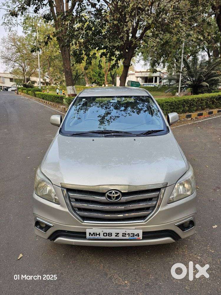 Toyota Innova 2.5 G (diesel) 8 Seater Bs Iv, 2012, Diesel