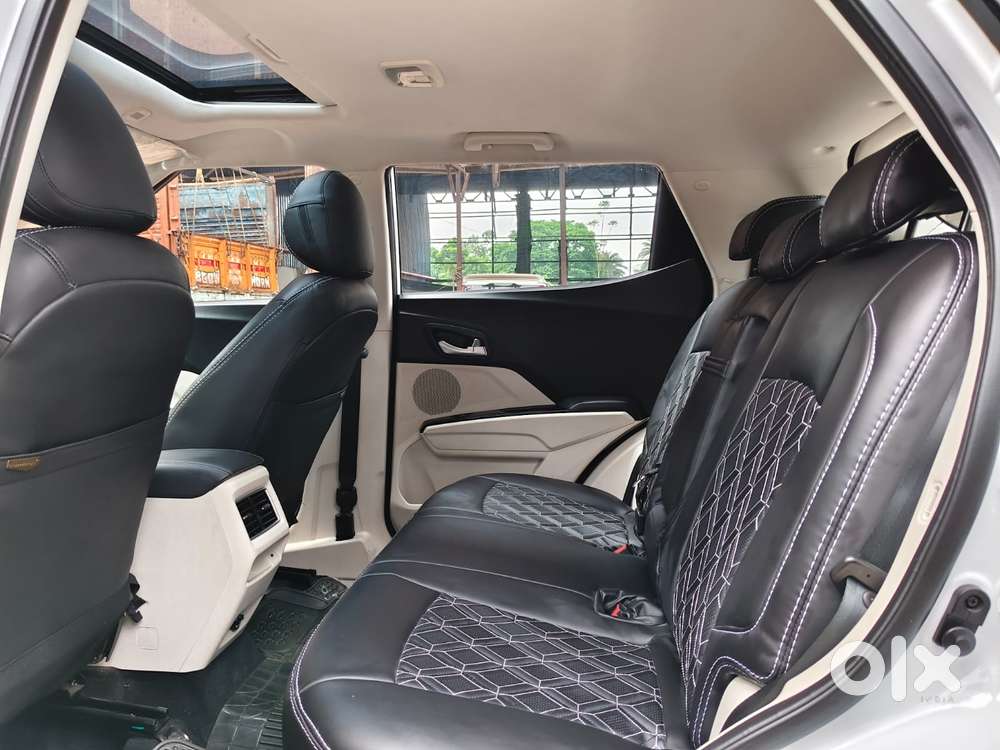Mahindra Xuv 3xo Ax5 Pm Mt, 2024, Petrol