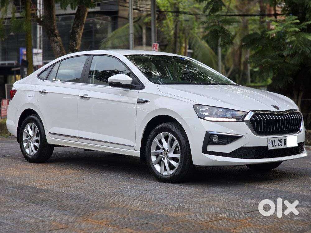 Skoda Slavia 1.0 Ambition Tsi At, 2023, Petrol